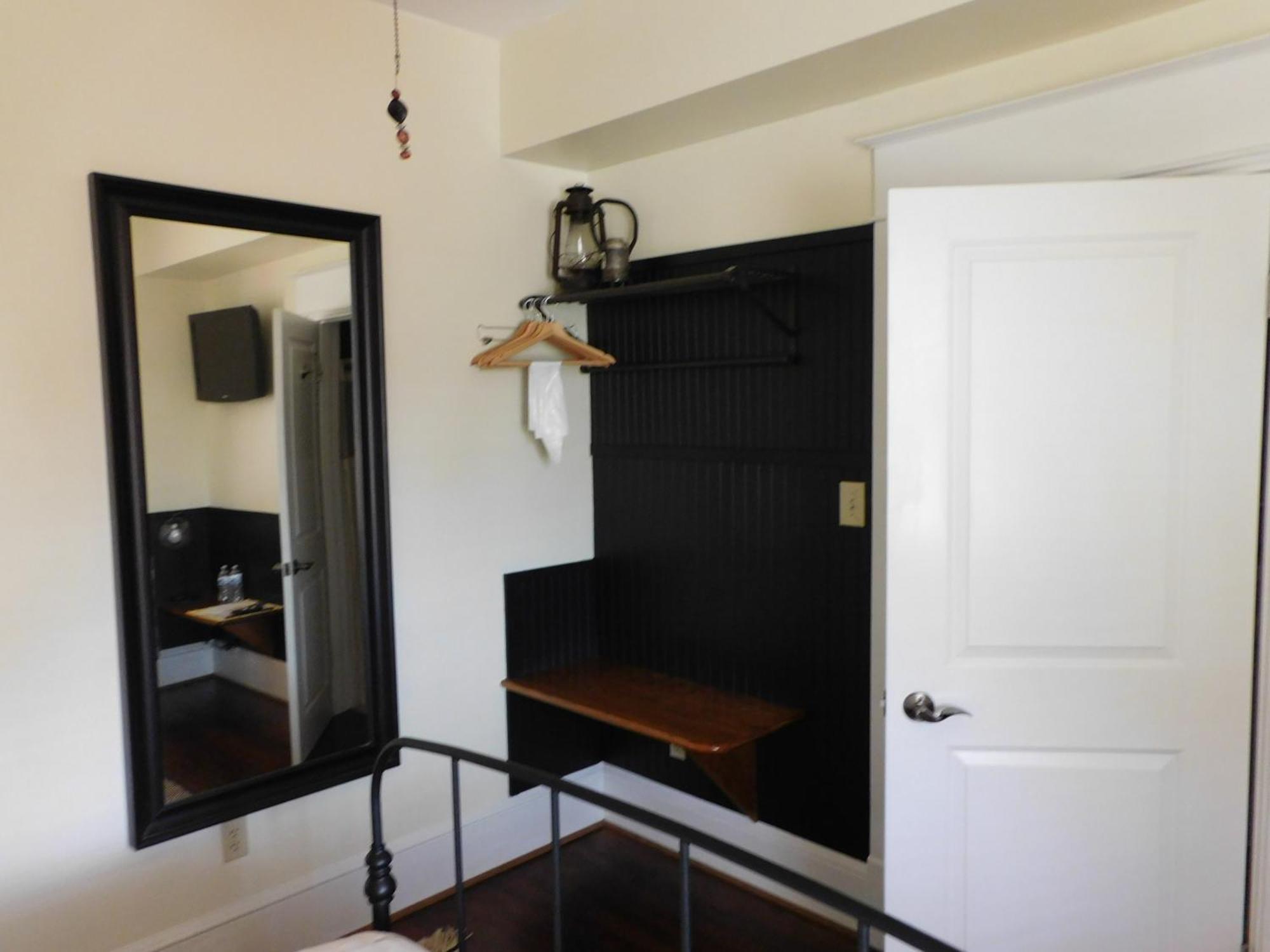 Black Lantern Inn Roanoke Bagian luar foto