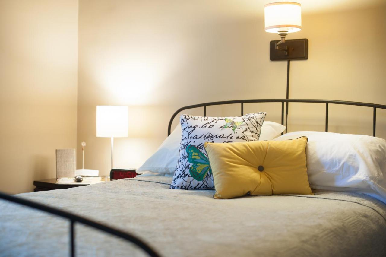 Black Lantern Inn Roanoke Bagian luar foto