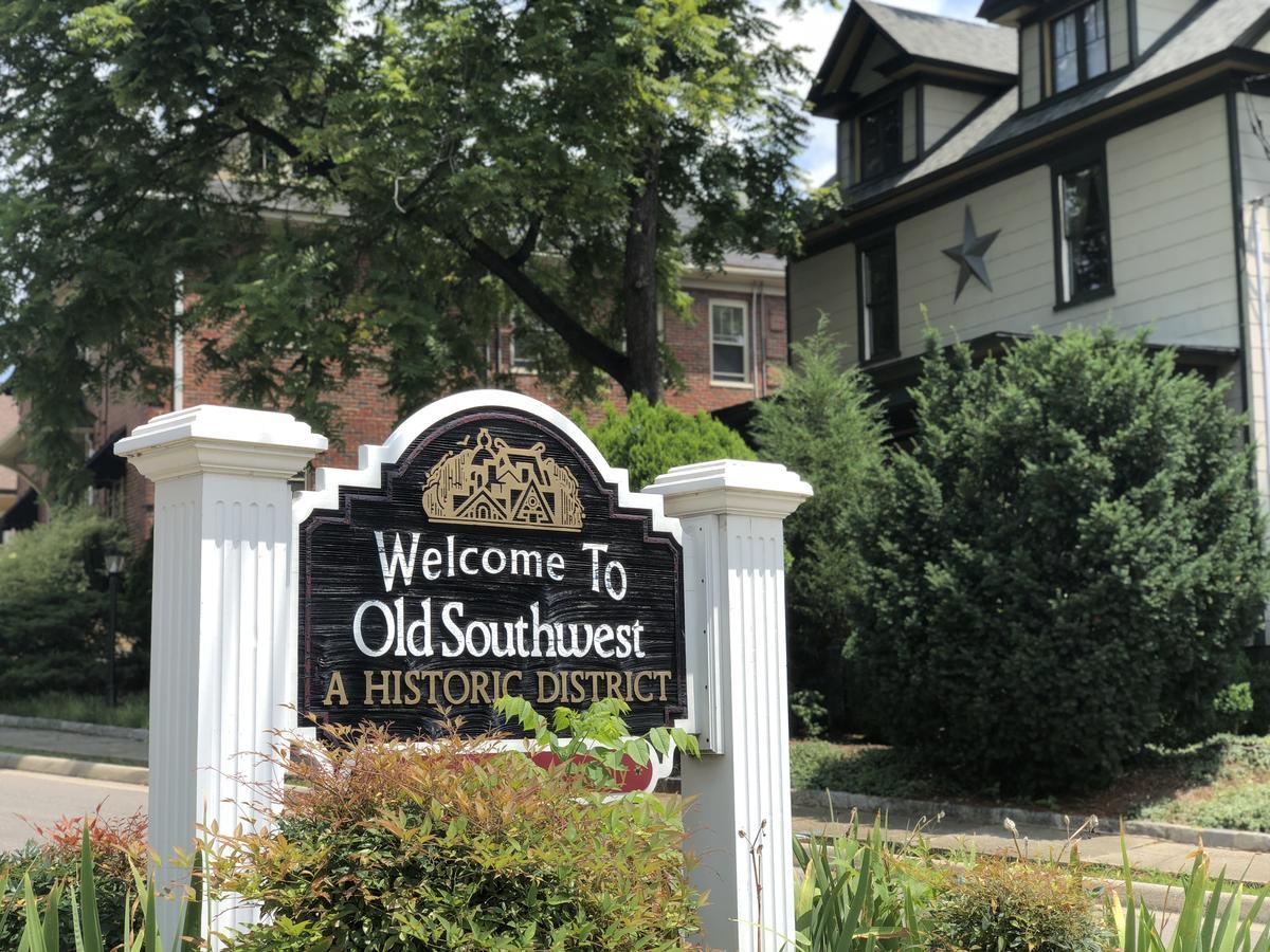 Black Lantern Inn Roanoke Bagian luar foto