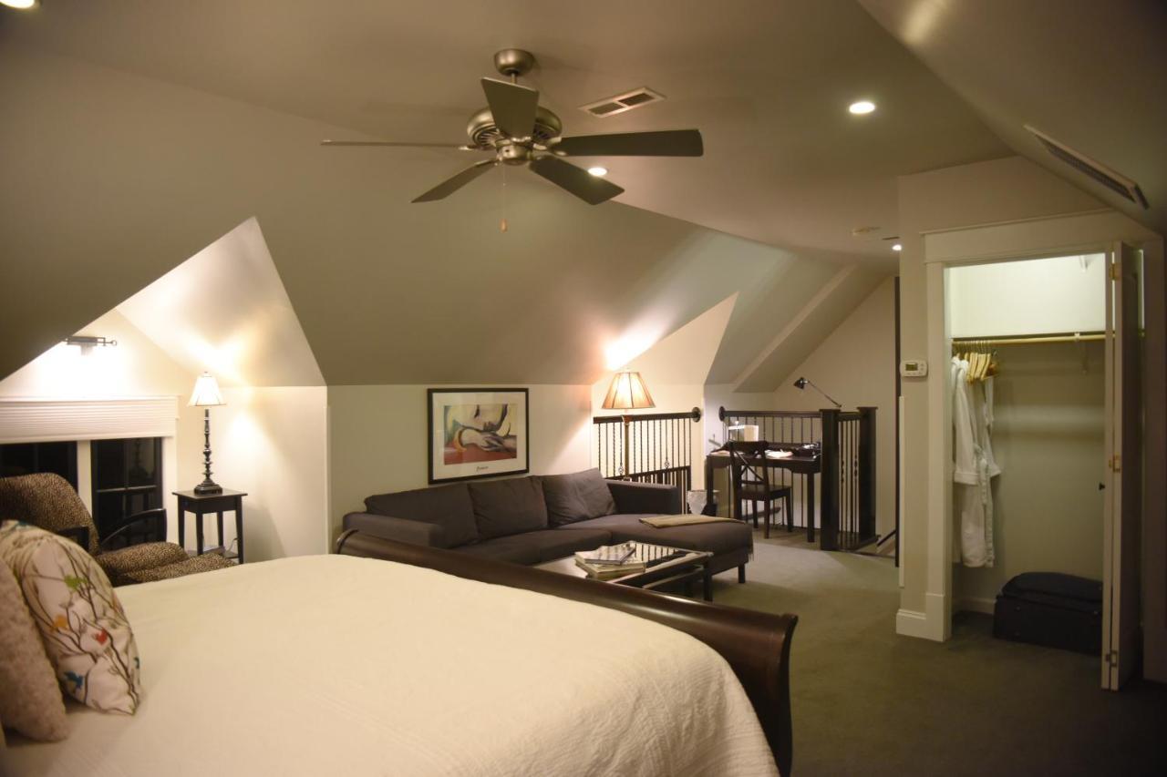 Black Lantern Inn Roanoke Bagian luar foto